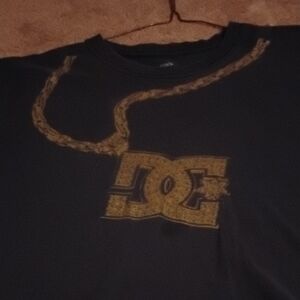 Vintage DC Gold Chain Black Graphic Tee Skateboard Y2K